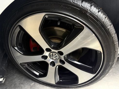 Used 2016 Volkswagen GTI SE w/ Driver Assistance Package image 25