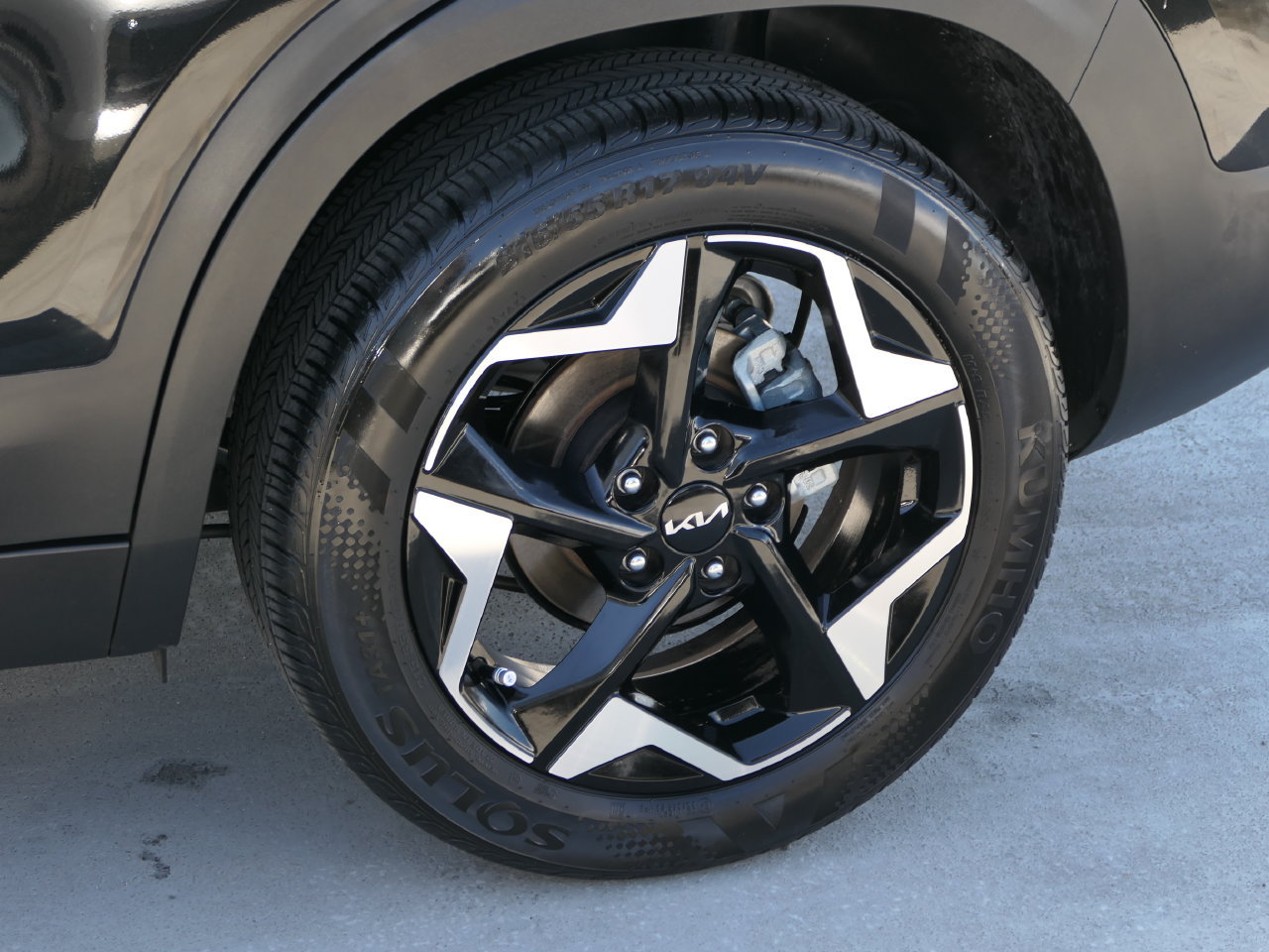 Certified 2024 Kia Seltos EX FWD image 10