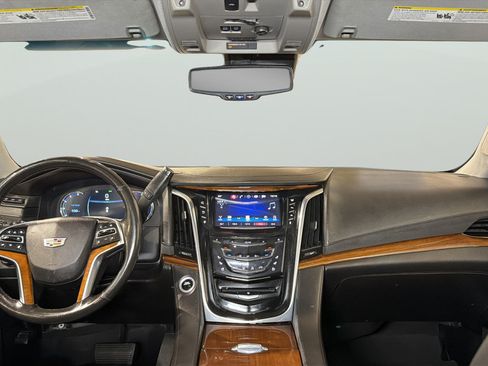 Used 2016 Cadillac Escalade ESV Luxury AWD/4WD image 13