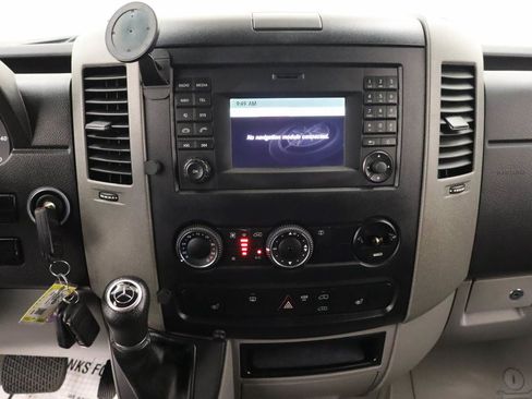 Used 2018 Mercedes-Benz Sprinter 2500 image 10