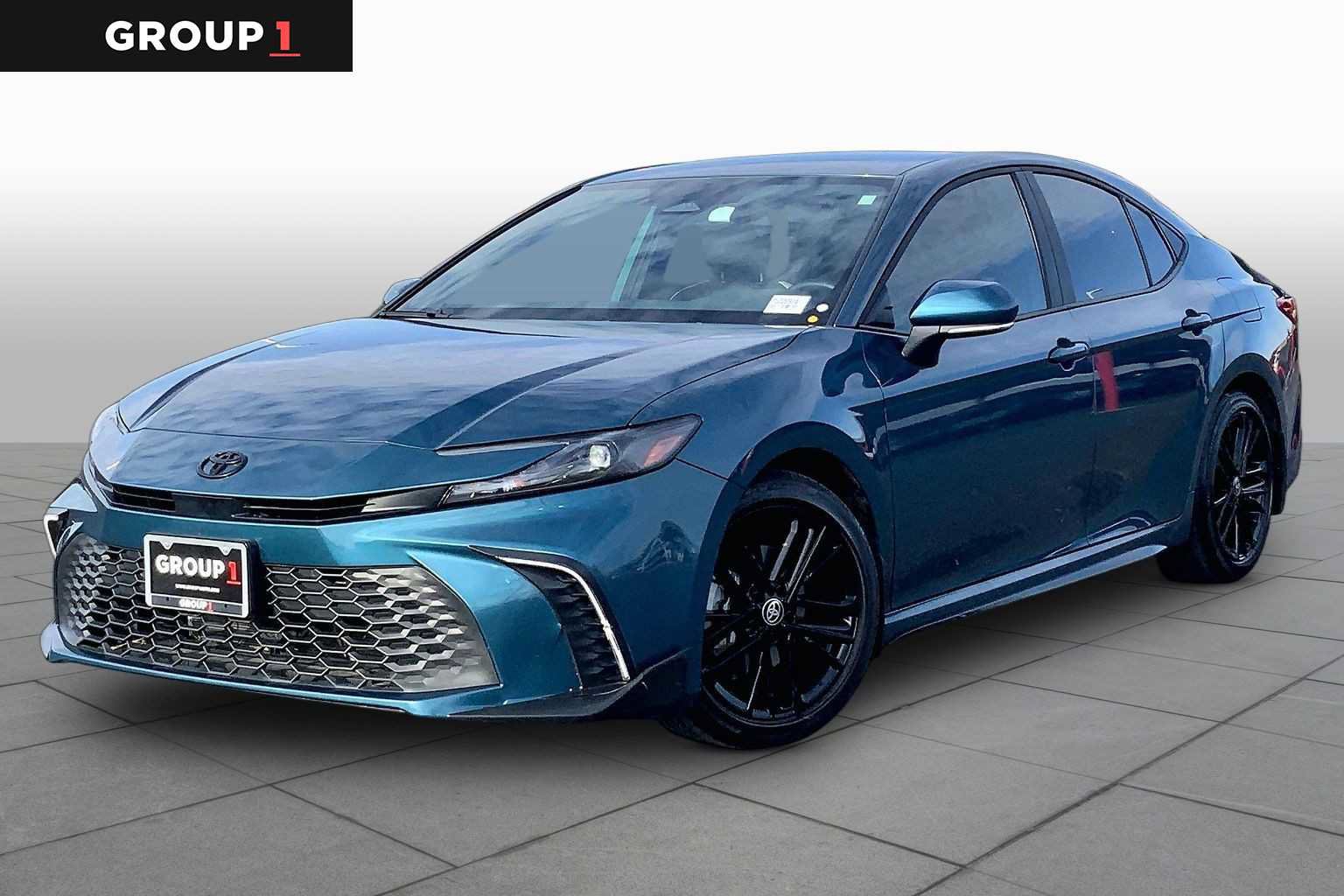 Used 2026 Toyota Camry SE w/ Convenience Package FWD image 1