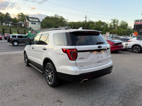 Used 2017 Ford Explorer Sport w/ Equipment Group 401A AWD/4WD image 6