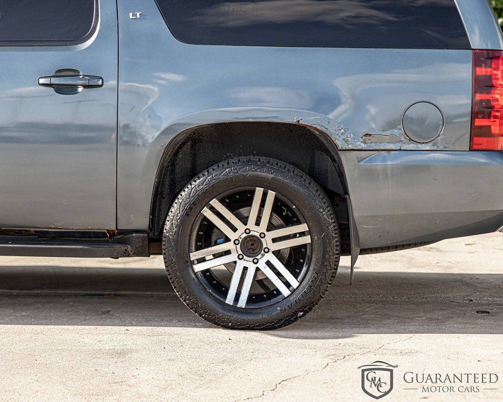 Used 2008 Chevrolet Suburban LT w/ LT Preferred Equipment Group AWD/4WD image 6
