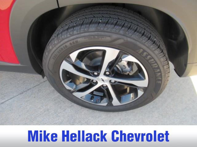 Used 2026 Chevrolet Trax RS FWD image 4