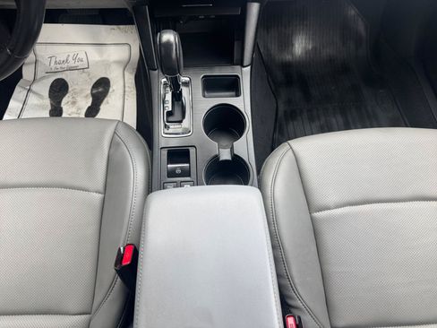 Used 2018 Subaru Outback 2.5i Limited AWD/4WD image 15