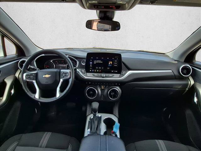 Used 2025 Chevrolet Blazer LT AWD/4WD image 18