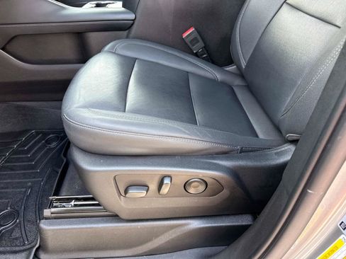 Used 2023 Chevrolet Suburban Z71 w/ Luxury Package AWD/4WD image 22