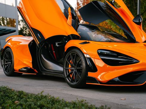 Used 2021 McLaren 765LT RWD image 30