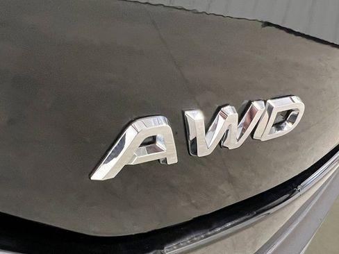 New 2025 Honda Pilot Touring image 6