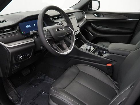 New 2026 Jeep Grand Cherokee Limited image 18