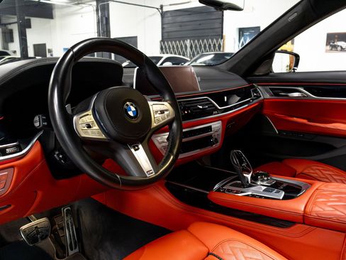 Used 2022 BMW M760i xDrive image 7