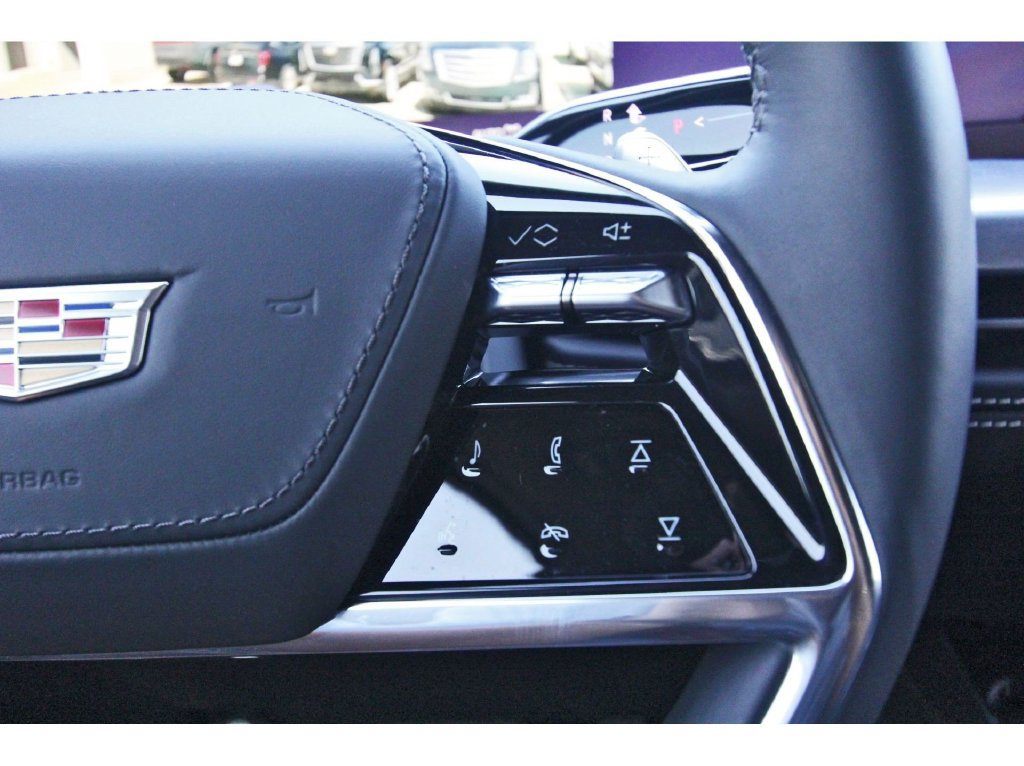 Certified 2026 Cadillac Escalade Platinum Sport w/ LPO, ONYX Package AWD/4WD image 17