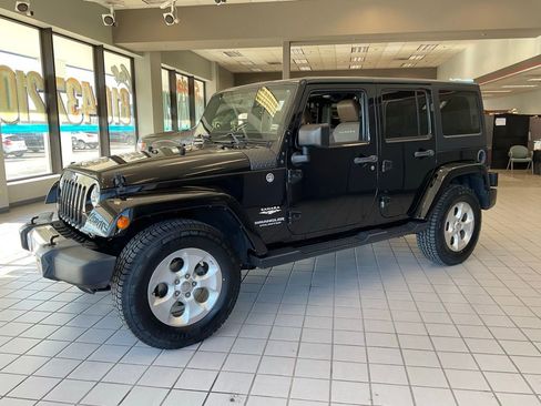 Used 2015 Jeep Wrangler Unlimited Sahara image 3