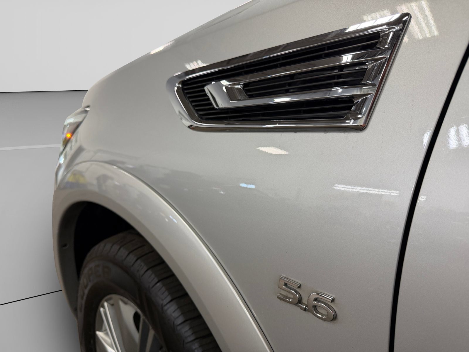 Used 2018 INFINITI QX80 4WD w/ Driver Assistance Package image 41