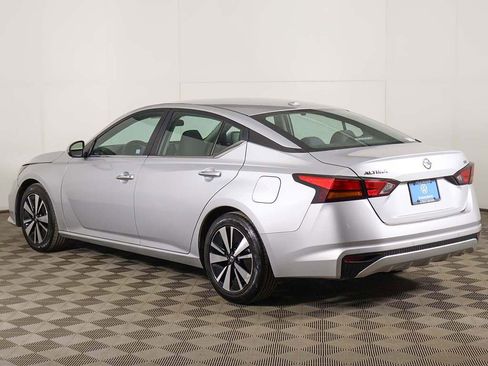 Used 2021 Nissan Altima 2.5 SV FWD image 6