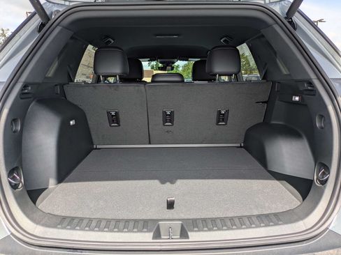 New 2026 Chevrolet Equinox LT w/ Convenience Package II AWD/4WD image 7