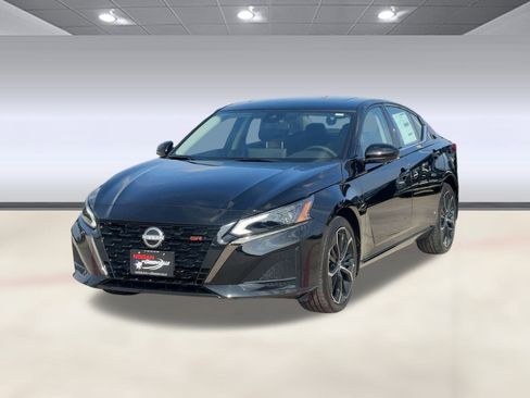 New 2025 Nissan Altima 2.5 SR w/ SR Premium Package image 1