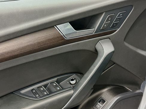 Used 2023 Audi Q5 2.0T Premium w/ Convenience Package AWD/4WD image 15