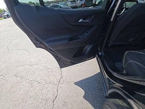 Used 2025 Chevrolet Equinox LT FWD image 23