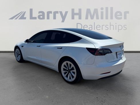 Used 2022 Tesla Model 3 Long Range AWD/4WD image 3