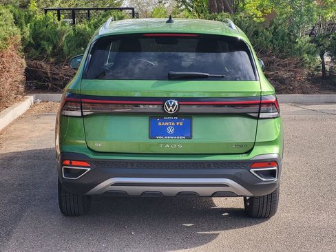 Used 2025 Volkswagen Taos SE AWD/4WD image 6