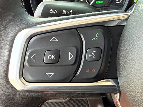 Used 2025 Jeep Wrangler Unlimited Sahara image 24