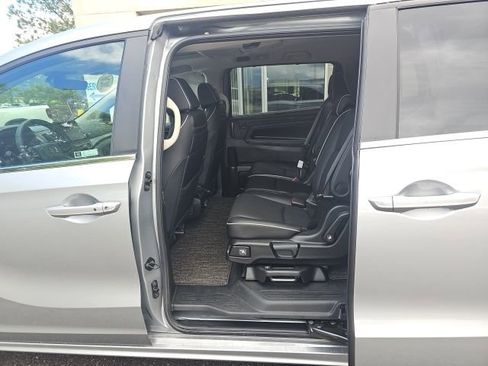 Used 2026 Honda Odyssey Touring image 11
