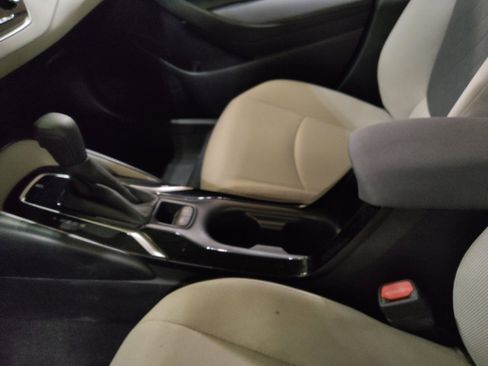 Used 2021 Toyota Corolla LE image 26