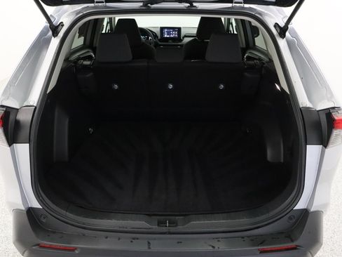 Used 2025 Toyota RAV4 XLE FWD image 32