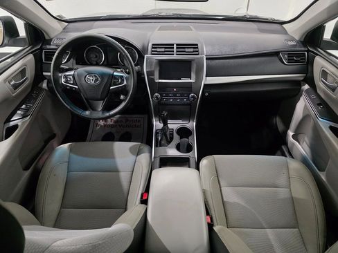 Used 2017 Toyota Camry SE image 28