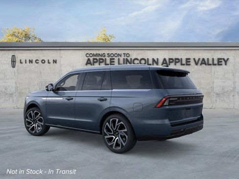 New 2026 Lincoln Navigator Reserve image 4