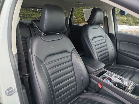 Used 2024 Ford Edge SEL AWD/4WD image 19