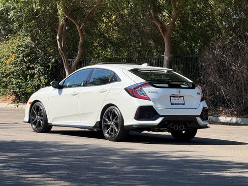 Used 2018 Honda Civic Sport Touring image 3
