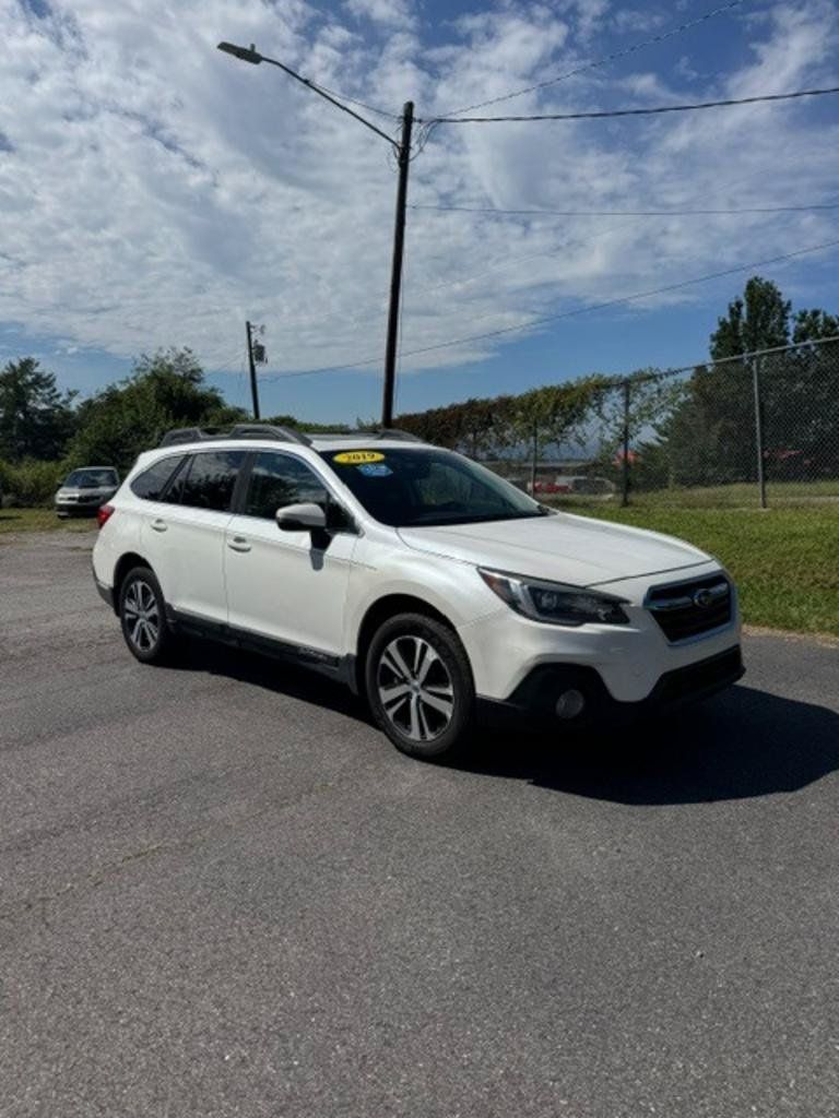 Used 2019 Subaru Outback 3.6R Limited w/ Popular Package #2 AWD/4WD image 3