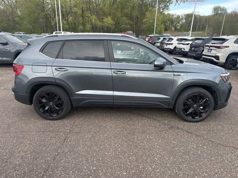 Used 2023 Volkswagen Taos SE w/ Black Wheel Package AWD/4WD image 2