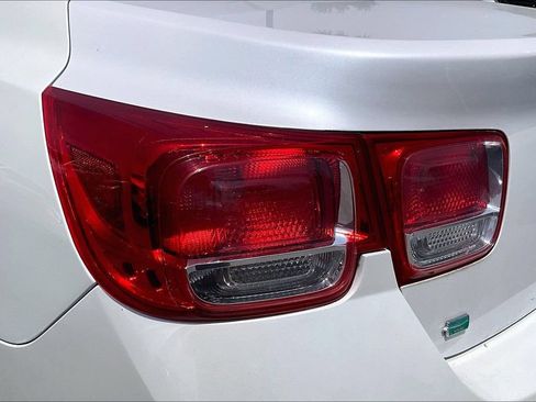 Used 2015 Chevrolet Malibu LT FWD image 39