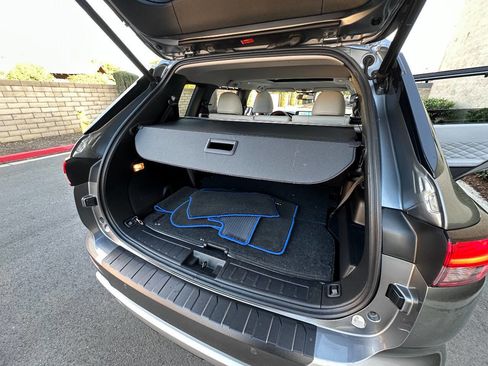 Used 2023 Mitsubishi Outlander SEL image 38