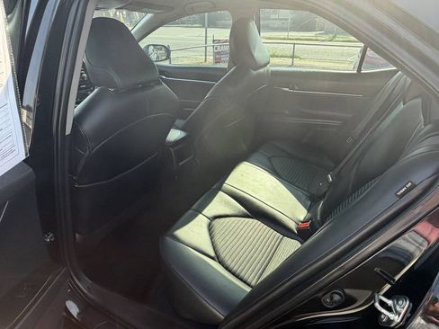 Used 2021 Toyota Camry SE FWD image 2