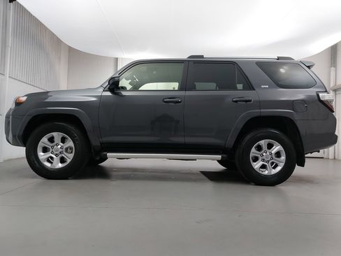 Used 2021 Toyota 4Runner SR5 image 2