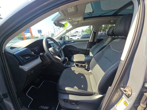 Used 2023 Volkswagen Taos SE w/ Panoramic Sunroof Package AWD/4WD image 21