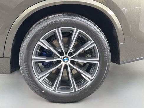 New 2026 BMW X5 xDrive40i w/ M Sport Package AWD/4WD image 30
