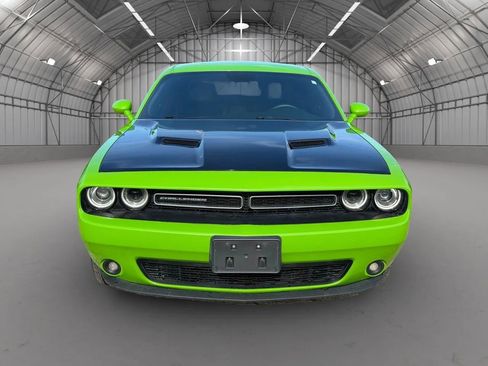 Used 2017 Dodge Challenger GT w/ Driver Convenience Group image 2