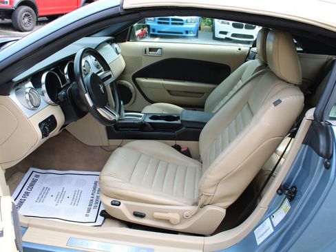 Used 2006 Ford Mustang GT RWD image 18