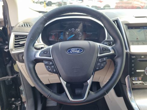 Used 2019 Ford Edge Titanium w/ Equipment Group 301A AWD/4WD image 25