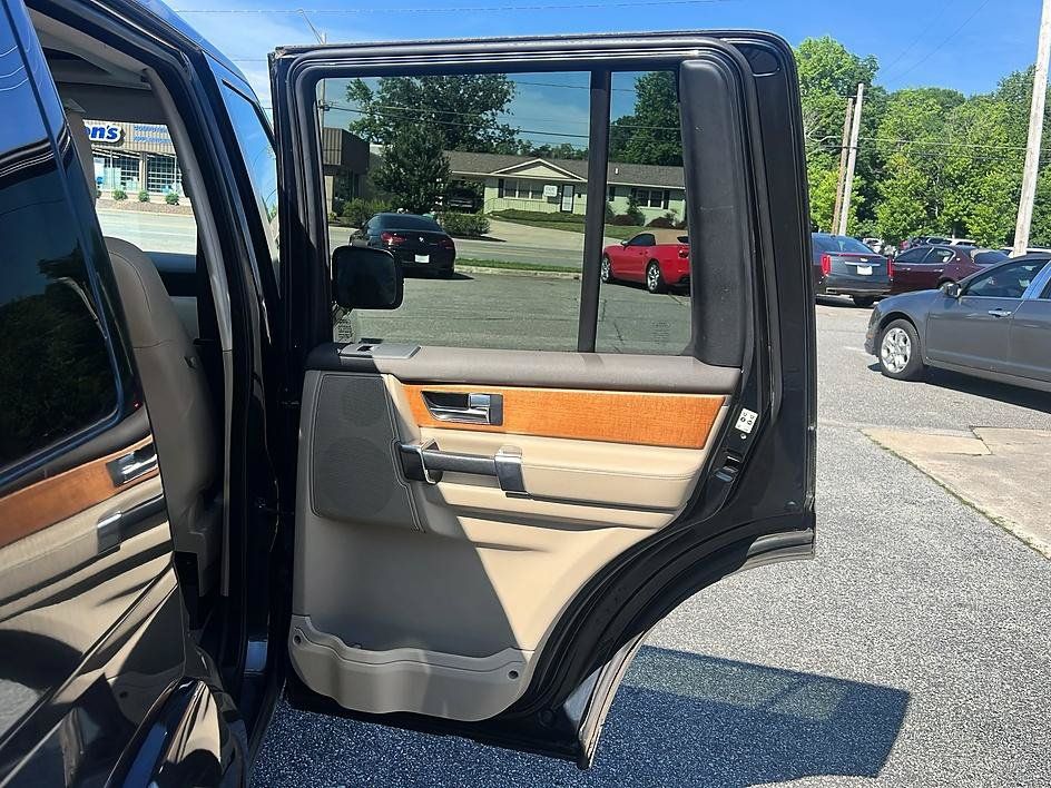 Used 2011 Land Rover LR4 HSE AWD/4WD image 34
