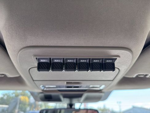 Used 2025 Ford F350 Platinum w/ Platinum Plus Package image 41