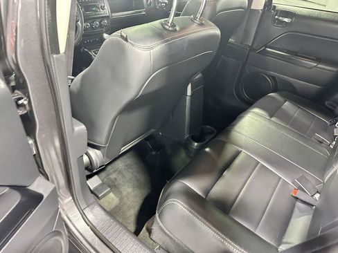 Used 2016 Jeep Patriot High Altitude AWD/4WD image 23