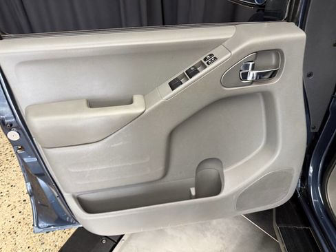 Used 2018 Nissan Frontier SV image 17