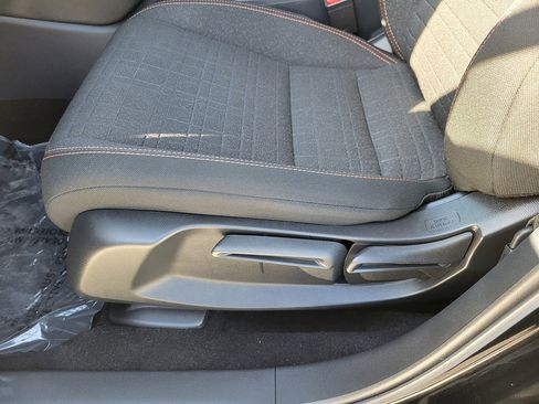 Certified 2025 Honda HR-V Sport image 19