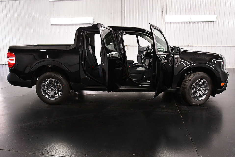 New 2026 Ford Maverick XLT w/ Equipment Group 301A AWD/4WD image 28